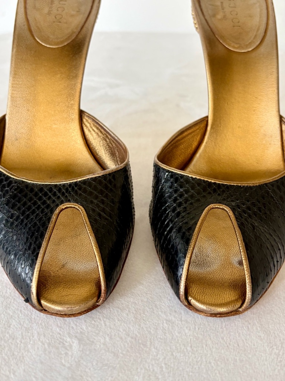 Gucci Rare Tom Ford Runway snakeskin slides, reptilian heel, blk & gold, 7 - Picture 7 of 17